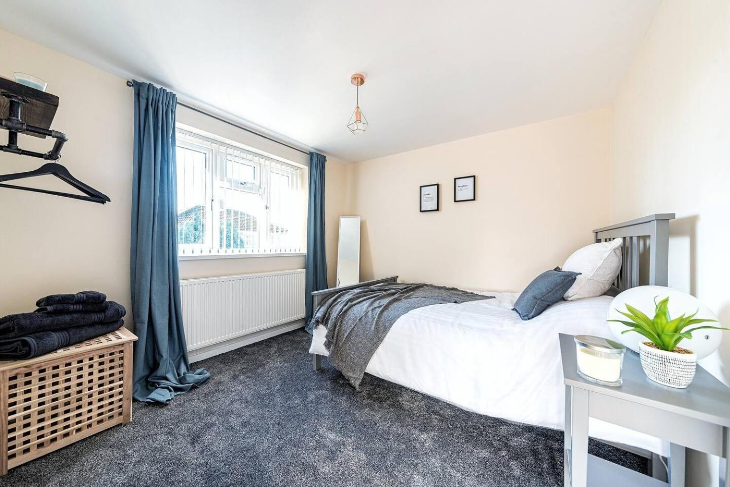 Dudley-Hospital-3Bed-Parking-Long Stay-Contractor ブライアリー・ヒル エクステリア 写真